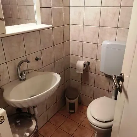 Alex' S Apartment