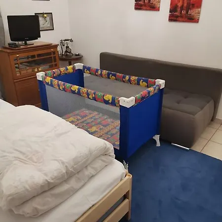 Alex' S Apartment