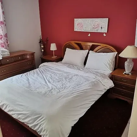 Alex' S Apartment